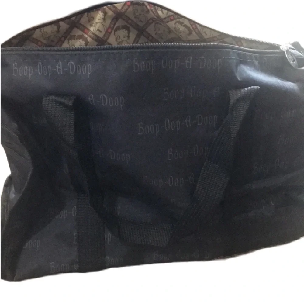 NWT Betty boop duffle bag / weekender travel bag black and white - Picture 2 of 14